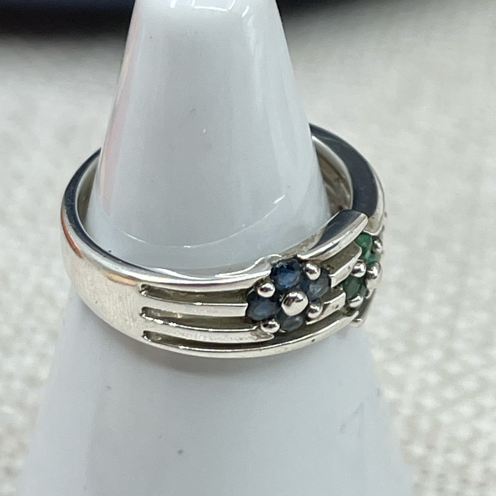 Vintage Sterling Silver Flower Cluster Ring – Ruby, Emerald, Sapphire - Picture 13 of 16